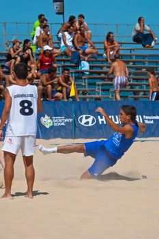 CADIZ, SPAIN -  JUL 22:  Unknown players of unknown team playing the Spanish Championship of Beach Soccer on Jul 22, 2006 on the beach of La Victoria in Cadiz, Spain