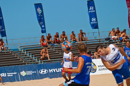 CADIZ, SPAIN -  JUL 22:  Unknown players of unknown team playing the Spanish Championship of Beach Soccer on Jul 22, 2006 on the beach of La Victoria in Cadiz, Spain