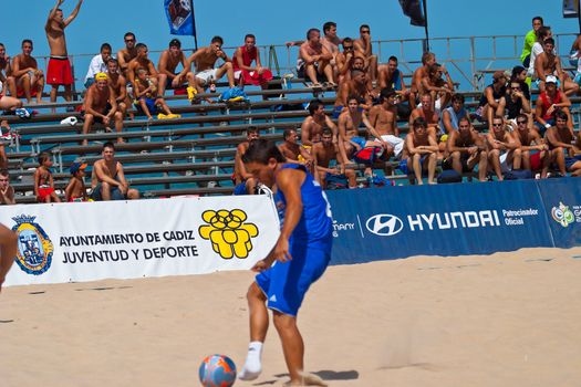 CADIZ, SPAIN -  JUL 22:  Unknown player of unknown team playing the Spanish Championship of Beach Soccer on Jul 22, 2006 on the beach of La Victoria in Cadiz, Spain