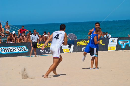 CADIZ, SPAIN -  JUL 22:  Unknown players of unknown team playing the Spanish Championship of Beach Soccer on Jul 22, 2006 on the beach of La Victoria in Cadiz, Spain
