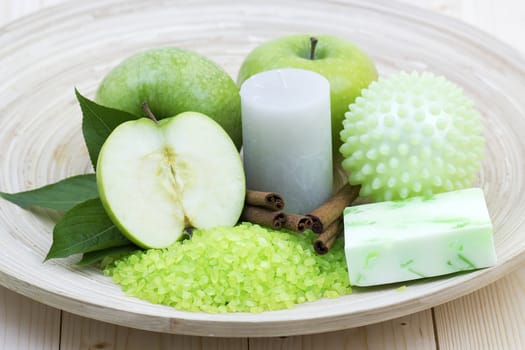aromatic apple bath - bar of soap, bath salt, fresh apples