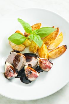 pork tenderloin with figs and sauce of balsamico vinegar