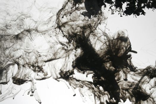 Smoke liquid ink in water