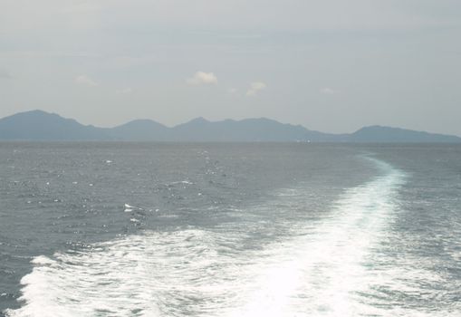 Wake caused by cruise ship