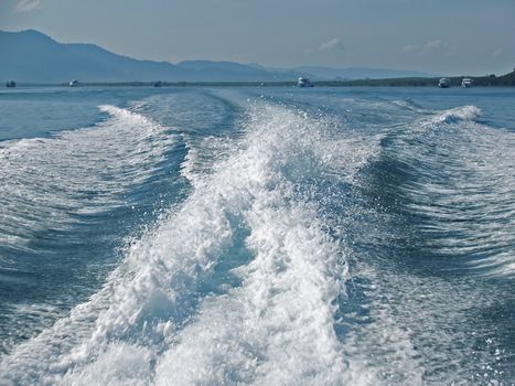 Wake caused by cruise ship