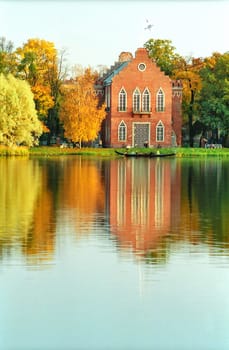 Building of holland style near water and gondola