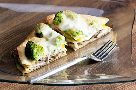 quesadilla with broccoli and chicken meat