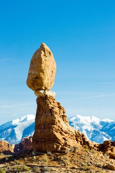 Balanced Rock, Arches National Park, Utah, USA