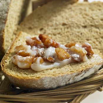 bread with lard and scraps