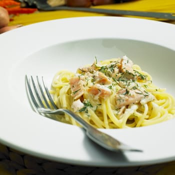 spaghetti with smoked salmon and dill