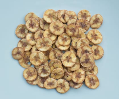 Dried banana slices coated with sugar or sweet banana crisp