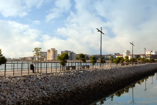 Promenade along the Tejo river.