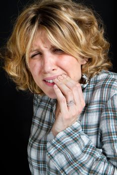 girl with toothache