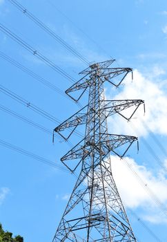 Power transmission tower