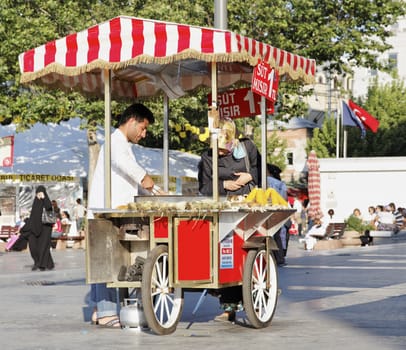June 2011 Fresh roasted sweet corn vendor Istanbul, Turkey