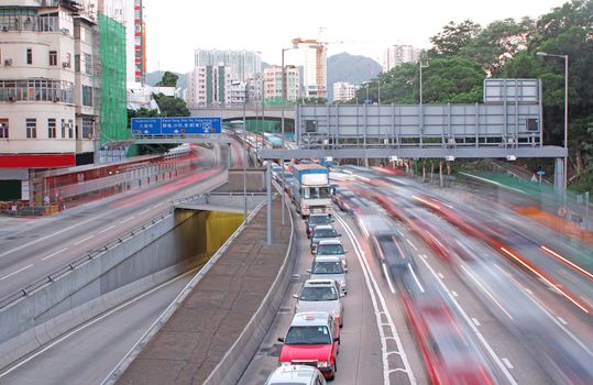 Heavy traffic through the modern city 