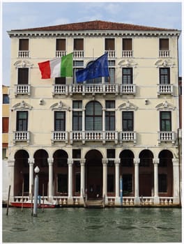 houses on grand canal in Venice