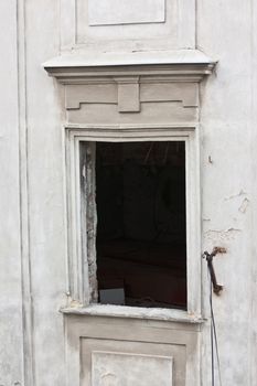 Building renovation - removal and installation of windows