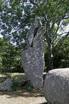 Near Erdeven, Alignements de Kerzerho, Les Geants de Kerzerho, Brittany, stone grave. Bei Erdeven, Alignements de Kerzerho, Les Geants de Kerzerho, Stein-Grab