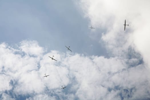 Gliders circling around to get hight - Arnborg, Denmark.