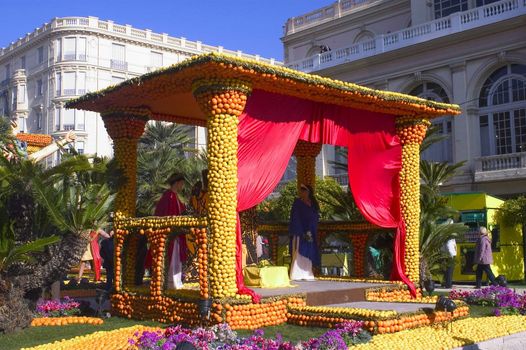 With this occasion the gardens are the theater of construction of monument out of oranges and lemons on a different topic each years.