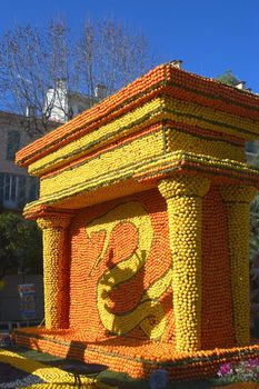 With this occasion the gardens are the theater of construction of monument out of oranges and lemons on a different topic each years.