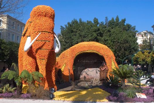 With this occasion the gardens are the theater of construction of monument out of oranges and lemons on a different topic each years.