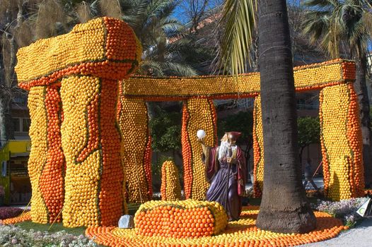 With this occasion the gardens are the theater of construction of monument out of oranges and lemons on a different topic each years.