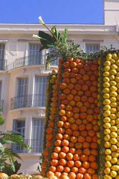 With this occasion the gardens are the theater of construction of monument out of oranges and lemons on a different topic each years.