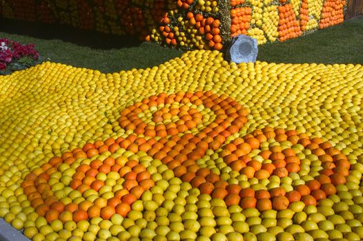 With this occasion the gardens are the theater of construction of monument out of oranges and lemons on a different topic each years.
