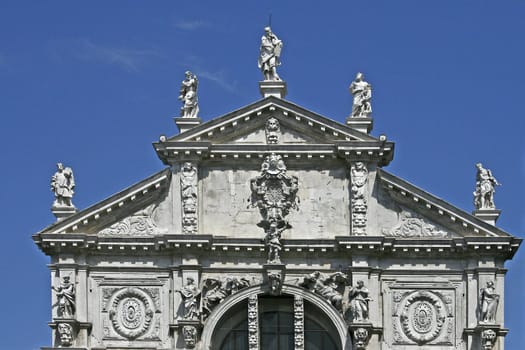 Venice, Front detail of an old building. Venedig, Fassadendetail.