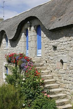 Thatching, House in Brittany, near Plourhanel, Brittany, North France. Plouharnel, Haus mit Reet-Dach, Reetdächer, Reetdach