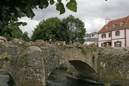 Old bridge in Quimperle, Brittany, North France. Quimperle, Brücke