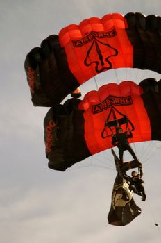 Sky divers in the Oregon Sky