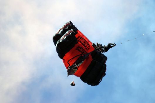 Sky divers in the Oregon Sky