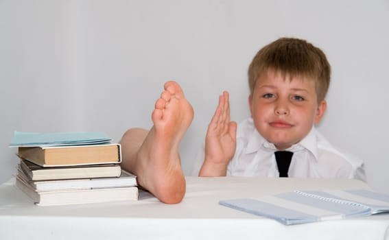 trick. Hand's up who knows the answer. foot too