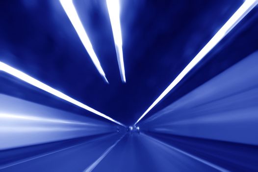 Very high speed drive through a tunnel 
