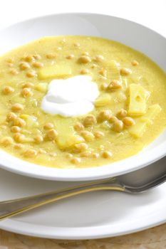 thick chick peas soup