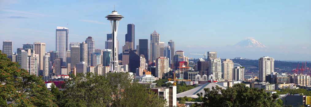 Seattle Washington skyline panorama & Mt. Rainier.