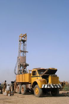 All stages of the drilling of a well in Burkina Faso Faso. Water is with 40 meters of depth and it is necessary to use a truck of drilling. To final manual pump will be assembled so that the well is protected from all pollution outside. A well costs 8000 Euro which are financed by humanitarian associations.