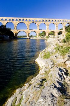 Roman aqueduct, Pont du Gard, Languedoc-Roussillon, France