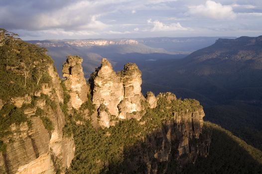 The Three Sisters rock formation in the Blue Mountains of Australia