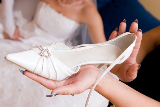 bride wait a white shoe
