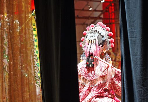 chinese dummy opera, looking after the stage