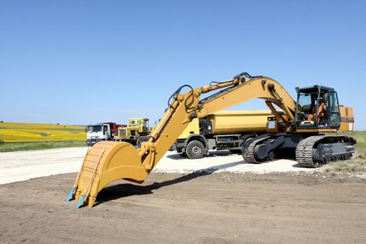 Heavy duty hydraulic crawler excavator