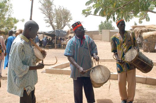 The festival of establishment of a usual chief in Burkina Faso Faso lasts three days. The usual chief succeeds his father deceased, it is always the groin of the family and always a man. It is a very rare event because a chief can be replaced only after his death. During establishment it is the festival and all the area is invited. This festival occurs to Kokemnour�, small village in the East of Burkina Faso Faso in the province of Kouritanga. These three days are punctuated of dance, meal and especially of traditional ceremonies African. The Chief is the King and can be established only by chiefs more important than him.                                