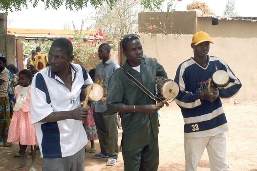 The festival of establishment of a usual chief in Burkina Faso Faso lasts three days. The usual chief succeeds his father deceased, it is always the groin of the family and always a man. It is a very rare event because a chief can be replaced only after his death. During establishment it is the festival and all the area is invited. This festival occurs to Kokemnour�, small village in the East of Burkina Faso Faso in the province of Kouritanga. These three days are punctuated of dance, meal and especially of traditional ceremonies African. The Chief is the King and can be established only by chiefs more important than him.                                