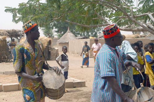 The festival of establishment of a usual chief in Burkina Faso Faso lasts three days. The usual chief succeeds his father deceased, it is always the groin of the family and always a man. It is a very rare event because a chief can be replaced only after his death. During establishment it is the festival and all the area is invited. This festival occurs to Kokemnour�, small village in the East of Burkina Faso Faso in the province of Kouritanga. These three days are punctuated of dance, meal and especially of traditional ceremonies African. The Chief is the King and can be established only by chiefs more important than him.                                