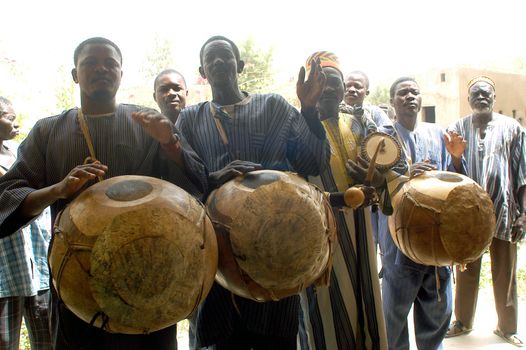 The festival of establishment of a usual chief in Burkina Faso Faso lasts three days. The usual chief succeeds his father deceased, it is always the groin of the family and always a man. It is a very rare event because a chief can be replaced only after his death. During establishment it is the festival and all the area is invited. This festival occurs to Kokemnour�, small village in the East of Burkina Faso Faso in the province of Kouritanga. These three days are punctuated of dance, meal and especially of traditional ceremonies African. The Chief is the King and can be established only by chiefs more important than him.                                