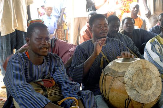 The festival of establishment of a usual chief in Burkina Faso Faso lasts three days. The usual chief succeeds his father deceased, it is always the groin of the family and always a man. It is a very rare event because a chief can be replaced only after his death. During establishment it is the festival and all the area is invited. This festival occurs to Kokemnour�, small village in the East of Burkina Faso Faso in the province of Kouritanga. These three days are punctuated of dance, meal and especially of traditional ceremonies African. The Chief is the King and can be established only by chiefs more important than him.                                